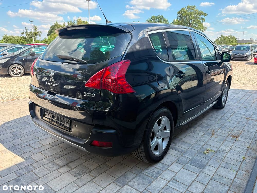 Peugeot 3008 Hybrid4 - 5