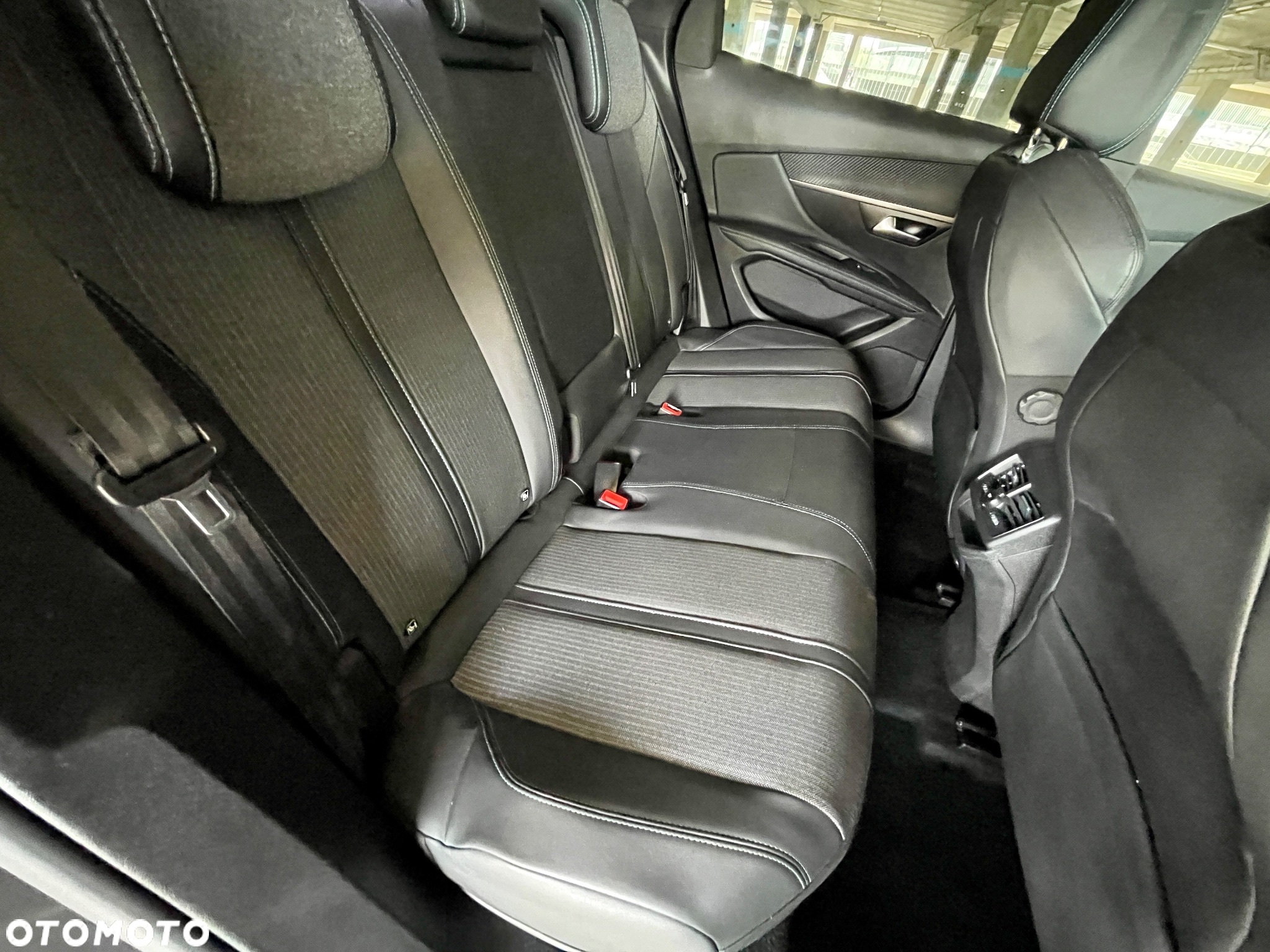 Peugeot 3008 Hybrid 225 e-EAT8 Allure - 22
