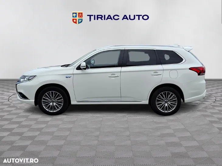 Mitsubishi Outlander 2.4 4WD Plug-In Hybrid - 3