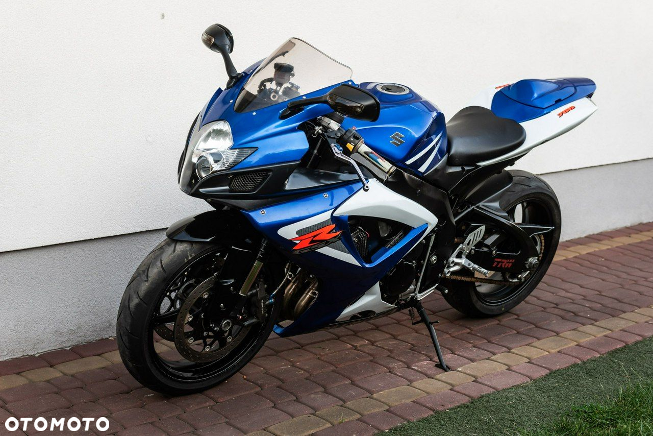 Suzuki GSX-R - 6