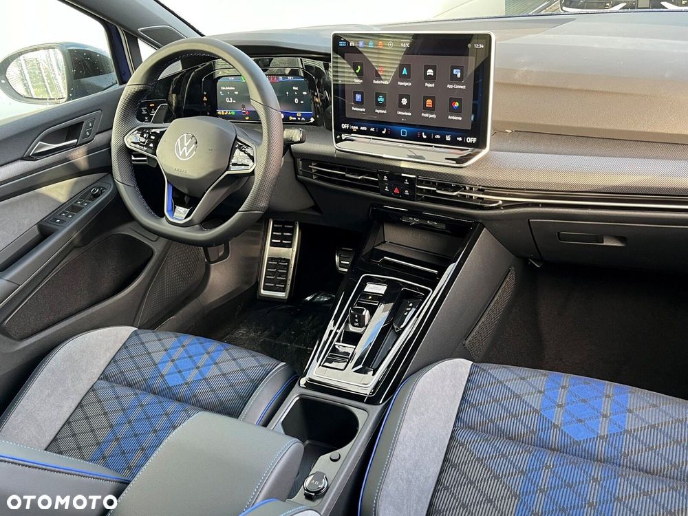 Volkswagen Golf - 8