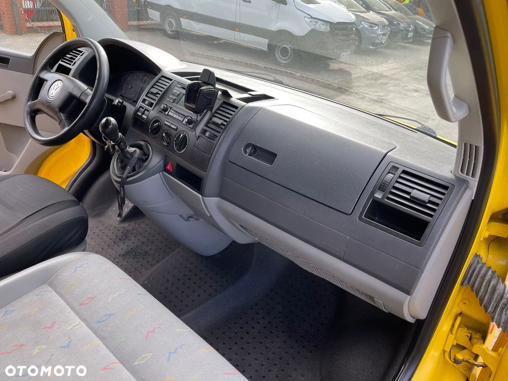 Volkswagen Transporter T5 2.5 TDI 131 KM Manual 6 Biegów 2X drzwi boczne przesuwne 2005 ROK - 15