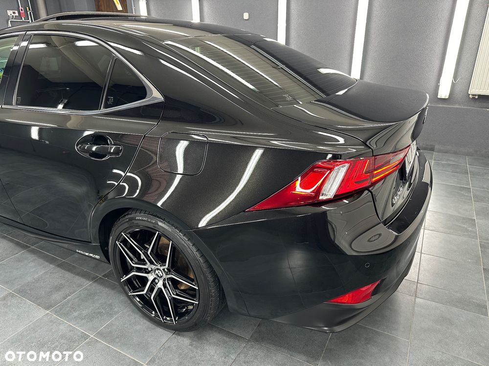 Lexus IS ver-300h-style-edition - 11