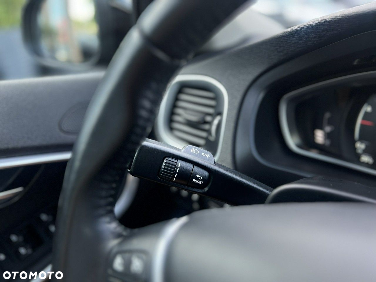 Volvo V40 D2 Drive-E Base - 32