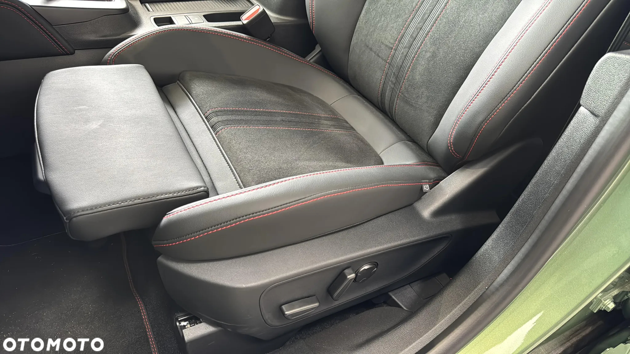 Ford Kuga 1.5 EcoBoost FWD ST-Line X - 9