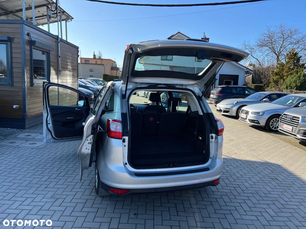 Ford Grand C-MAX - 26