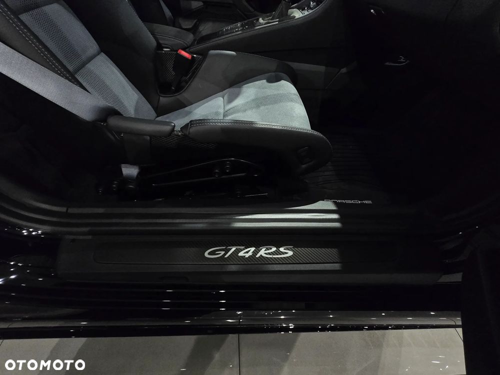 Porsche 718 Cayman - 24