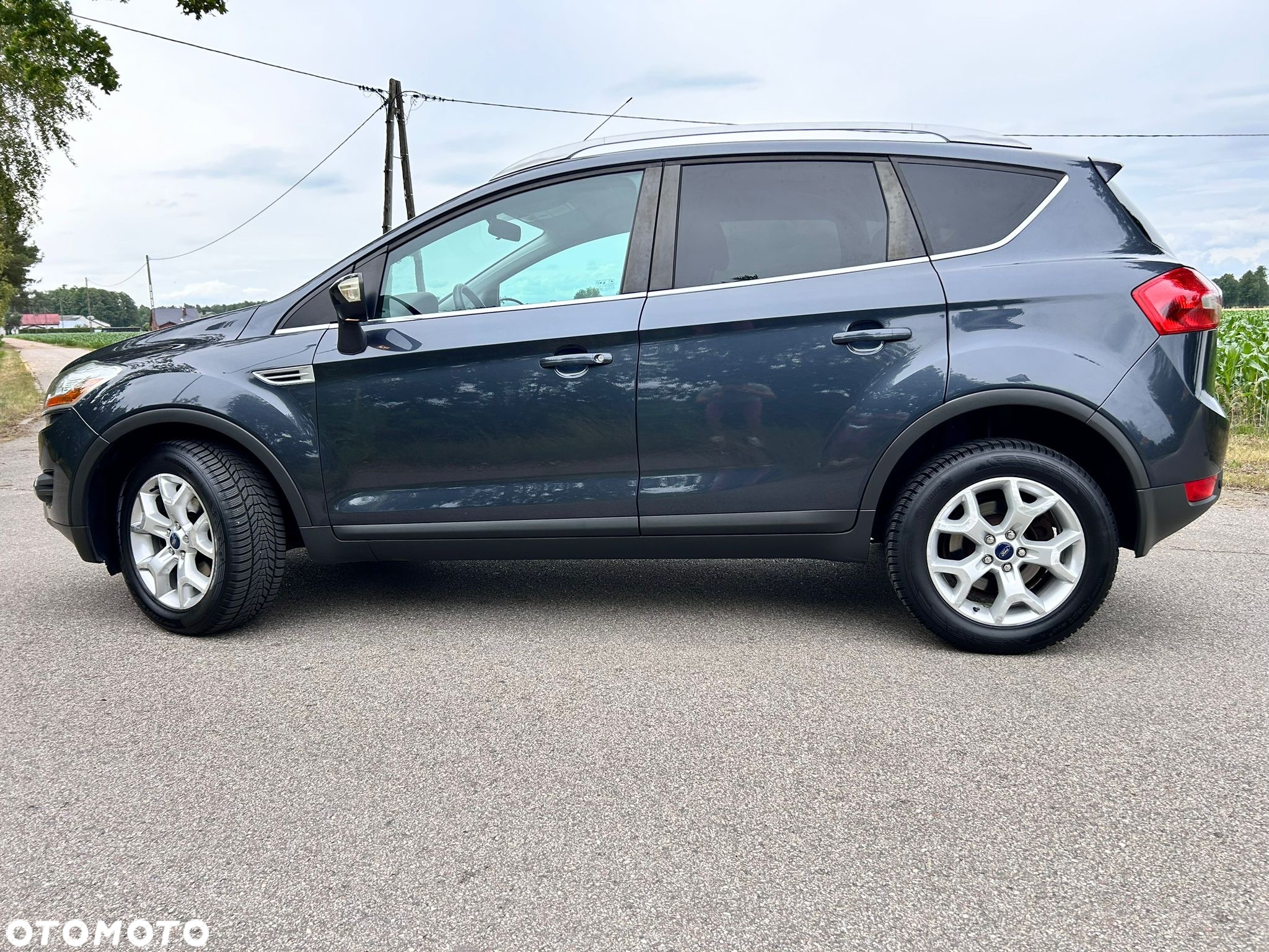 Ford Kuga 2.0 TDCi 2x4 Titanium - 3