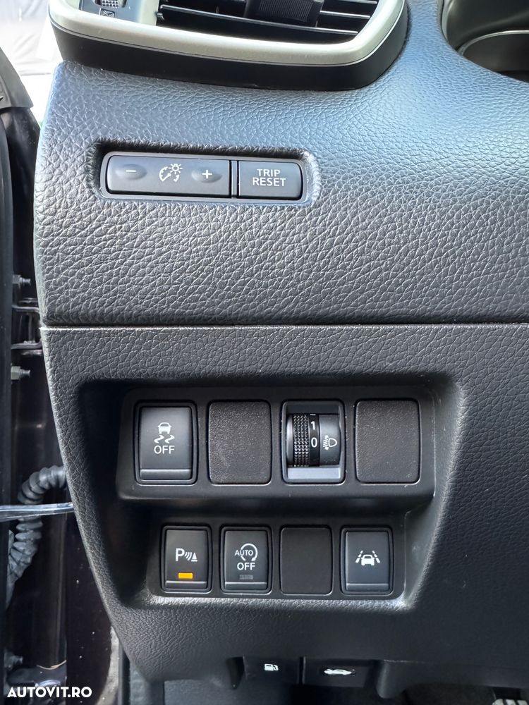 Nissan Qashqai 1.6 DCI N-Connecta - 16