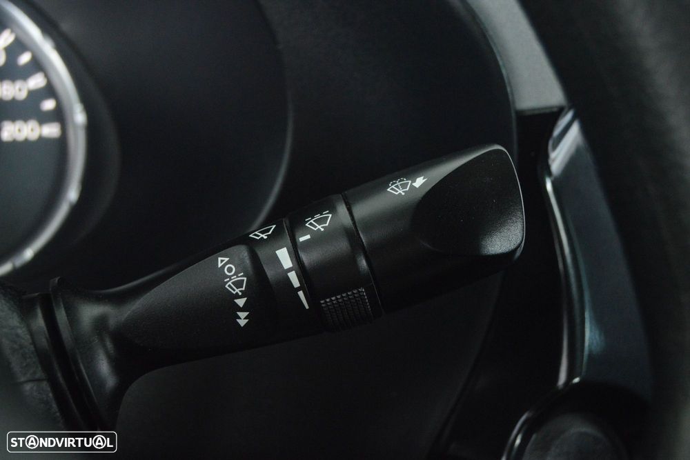 Toyota Hilux 2.4 D-4D 4X2 Cabine Dupla 5L - 37