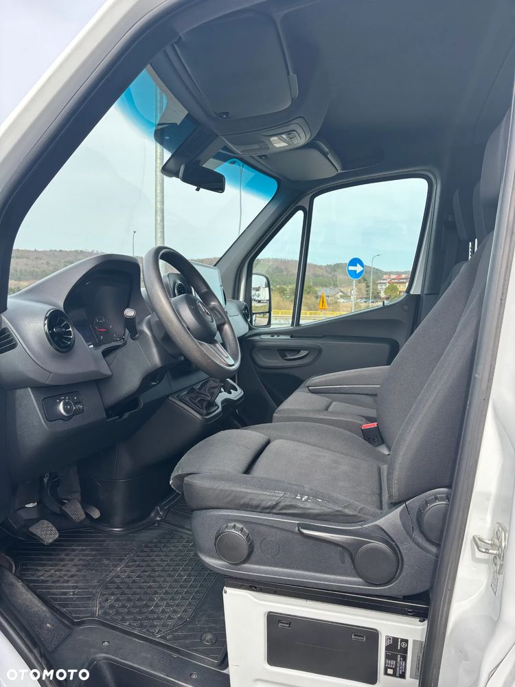 Mercedes-Benz SPRINTER - 11