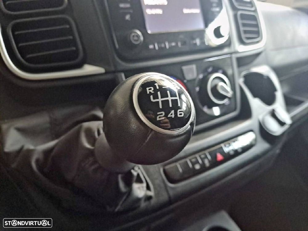 Peugeot Boxer 2.2 BlueHDi 140 S&S 335 L2H2 - 18