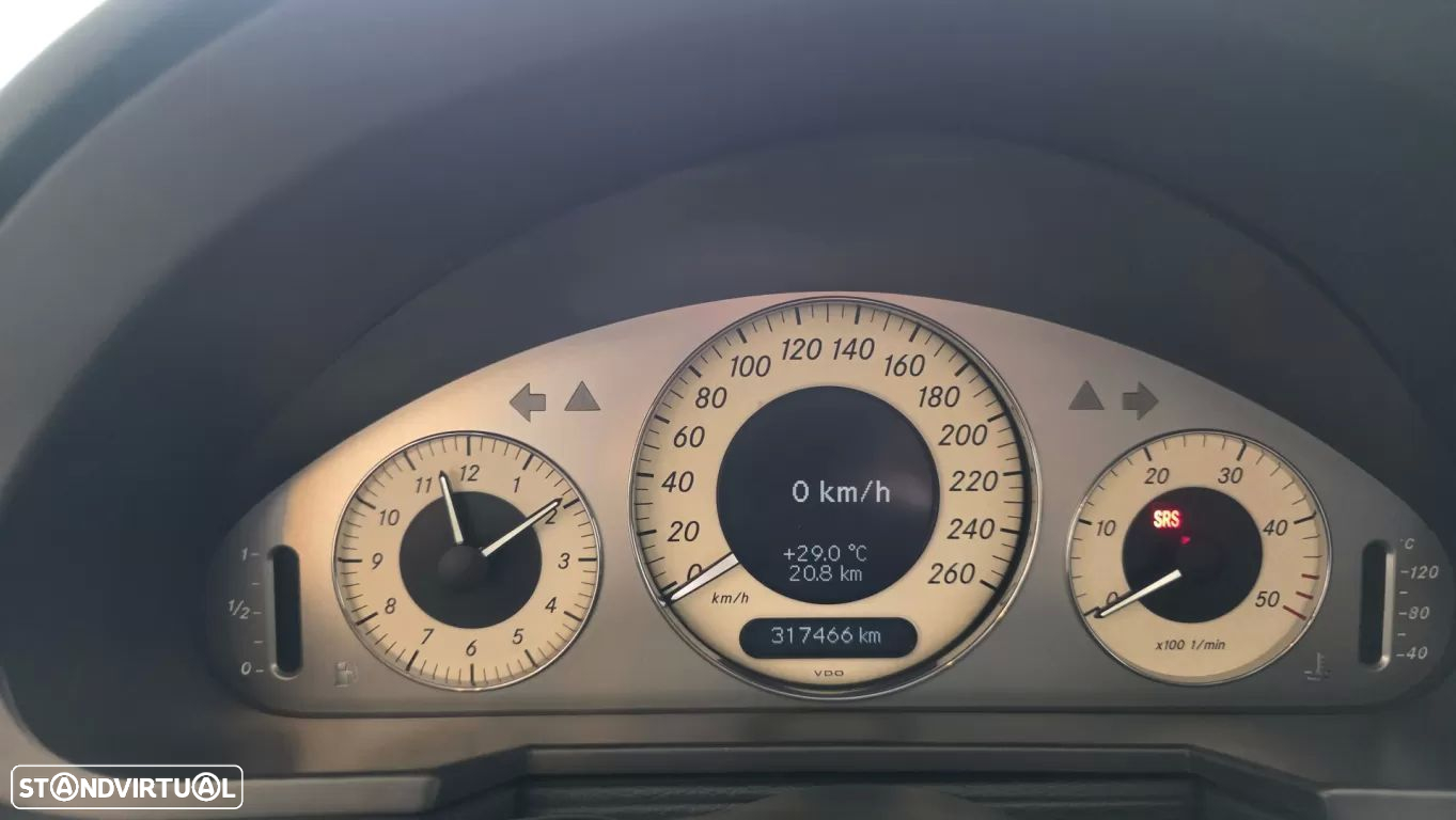 Mercedes-Benz E 220 CDi Avantgarde - 42