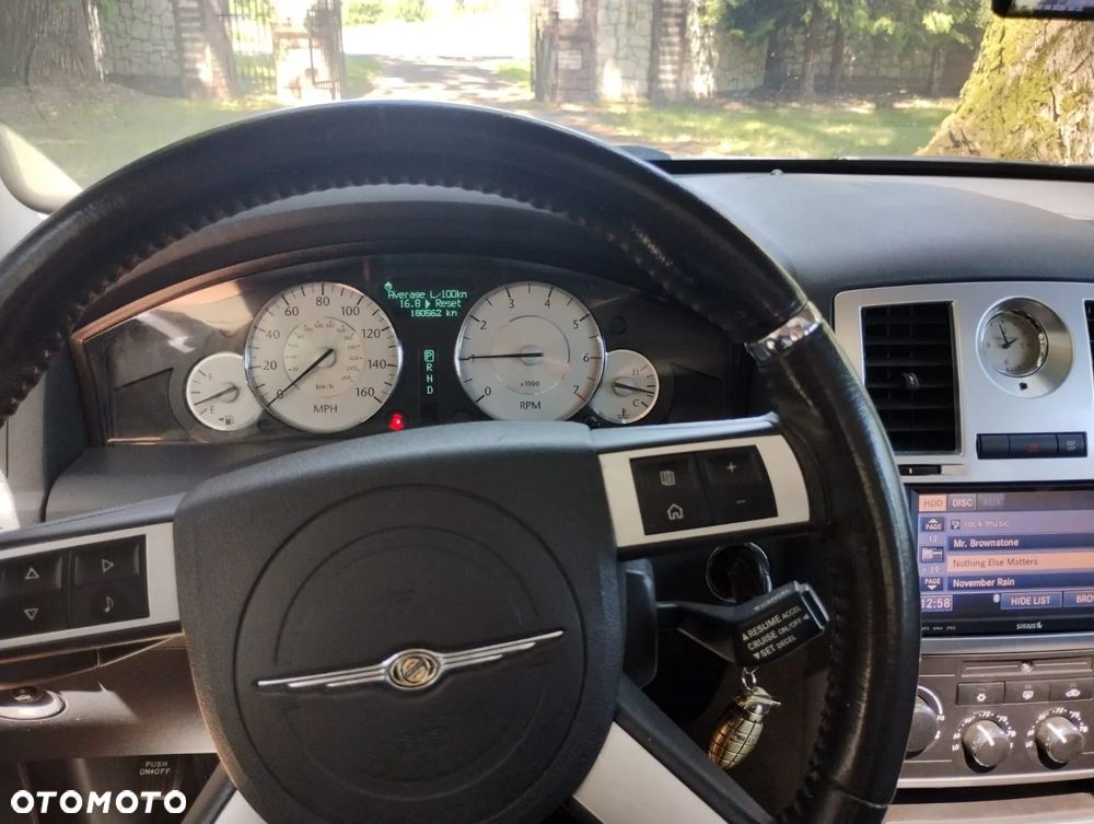 Chrysler 300s - 13