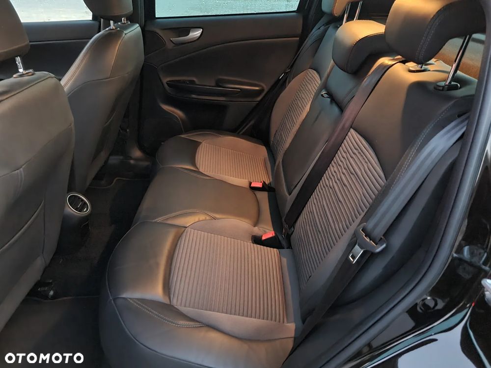 Alfa Romeo Giulietta 2.0 JTDM Exclusive - 8