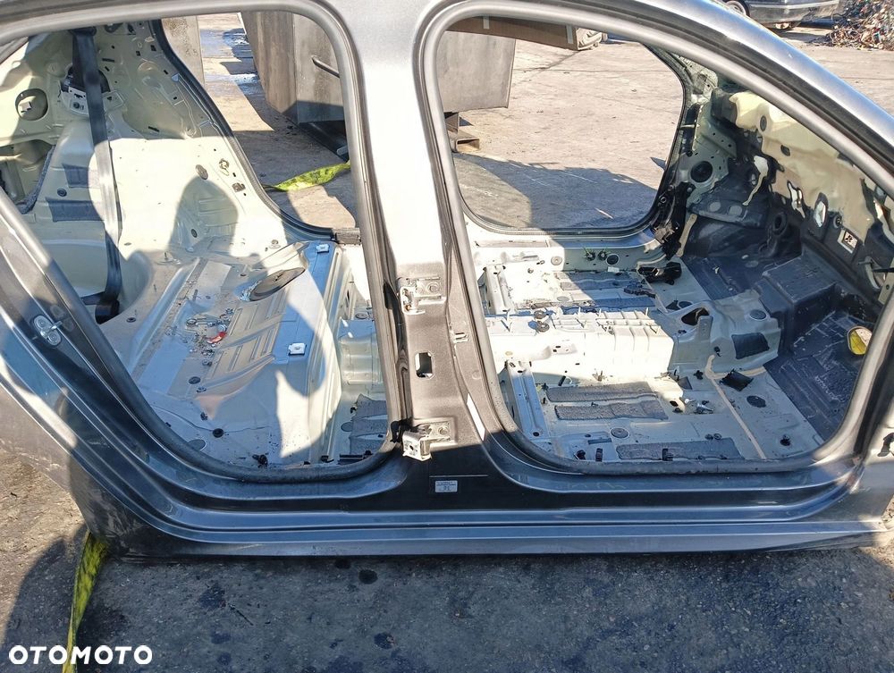 PRÓG PRAWY SŁUPEK ŚRODKOWY PEUGEOT 208 II (2019-2023) 1.2 THP 101KM - 1