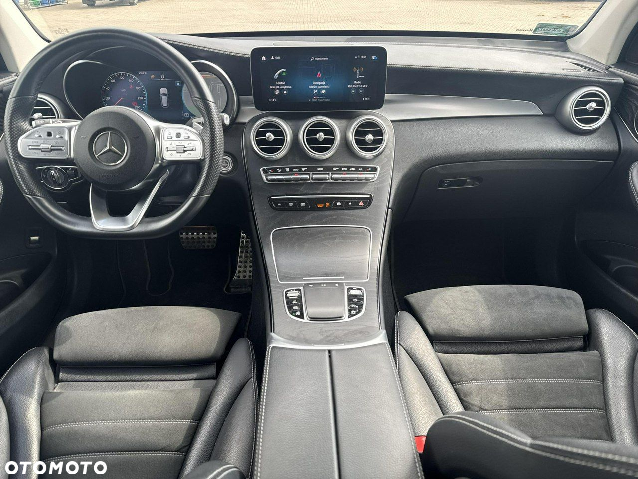 Mercedes-Benz GLC - 22