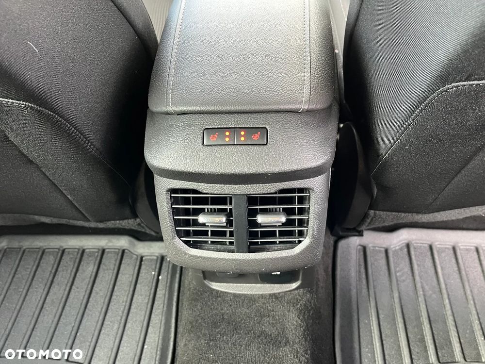 Ford Mondeo 2.0 EcoBlue Titanium - 21