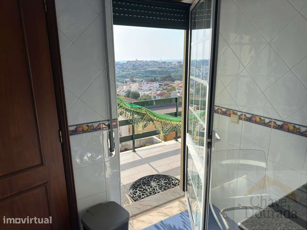 Apartamento T1+2 com garagem, em Santa Clara - Grande imagem: 2/26