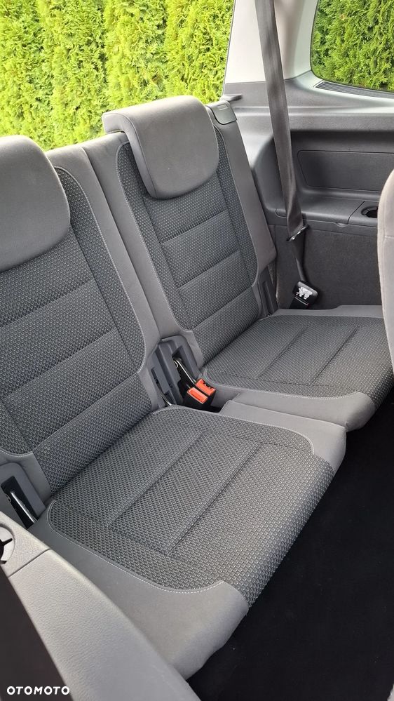 Volkswagen Touran - 21
