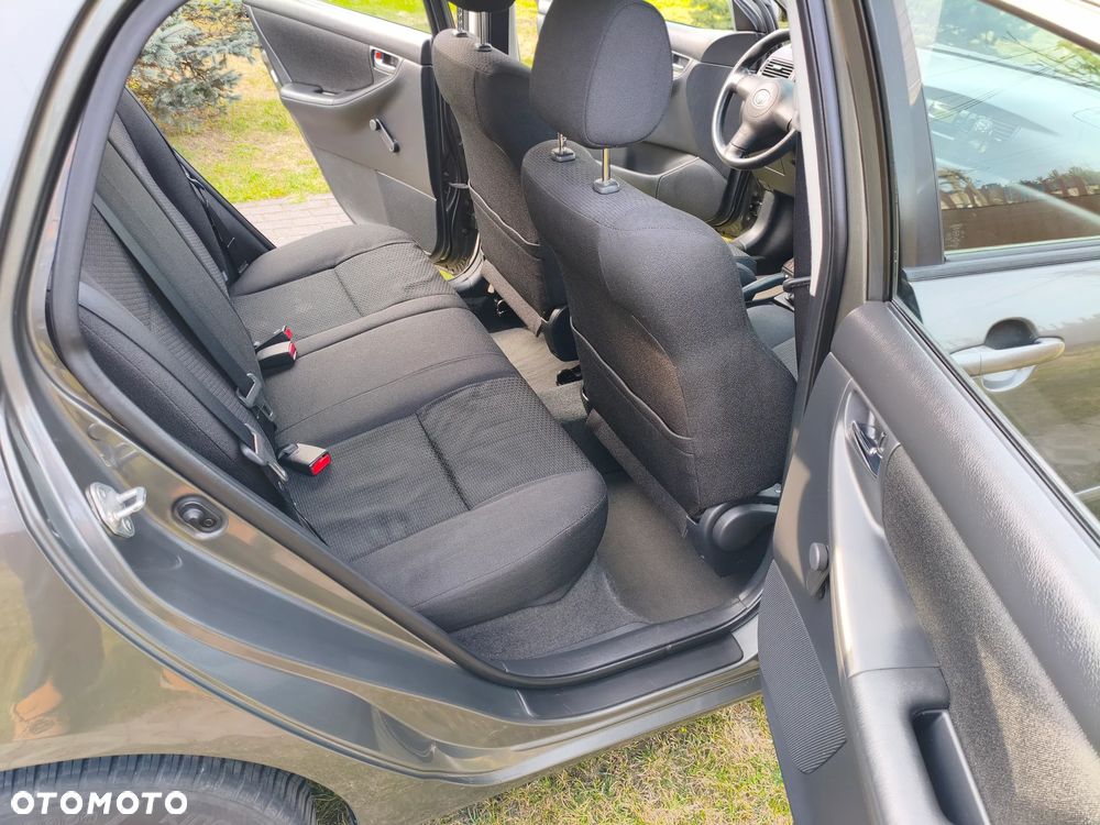 Toyota Corolla 1.4 D-4D Luna - 21