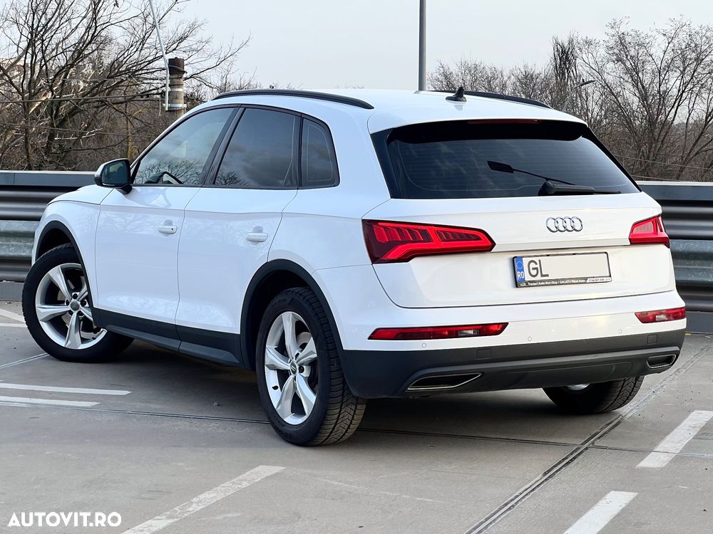Audi Q5 2.0 40 TDI quattro S tronic Design - 4