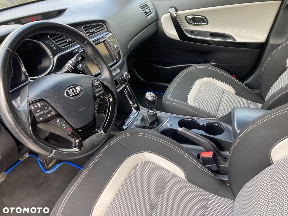 Kia Ceed 1.6 GDI ISG Platinum Edition - 8