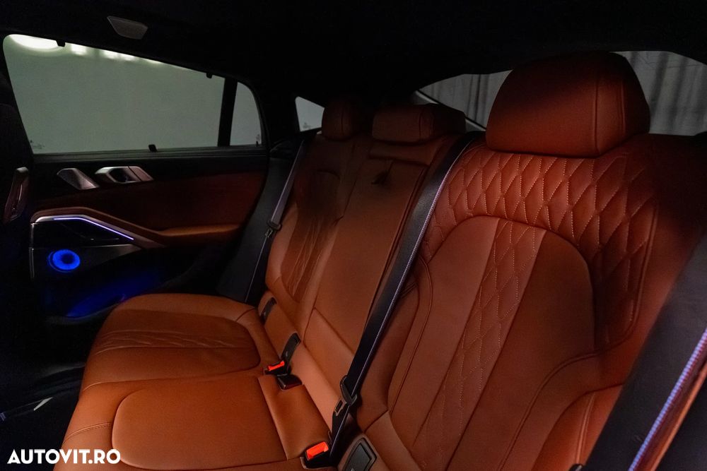 BMW X6 M M60i xDrive AT MHEV - 30