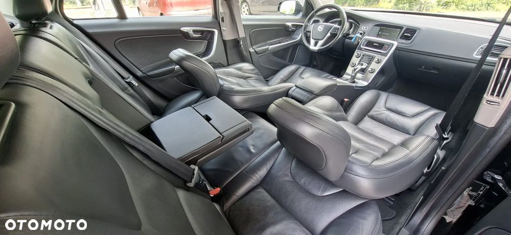 Volvo V60 D6 AWD Plug-in Hybrid Summum - 19