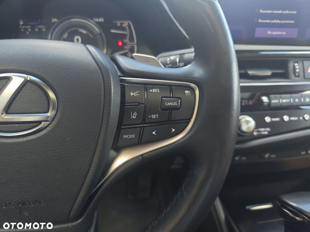 Lexus ES 300h Business Edition - 13