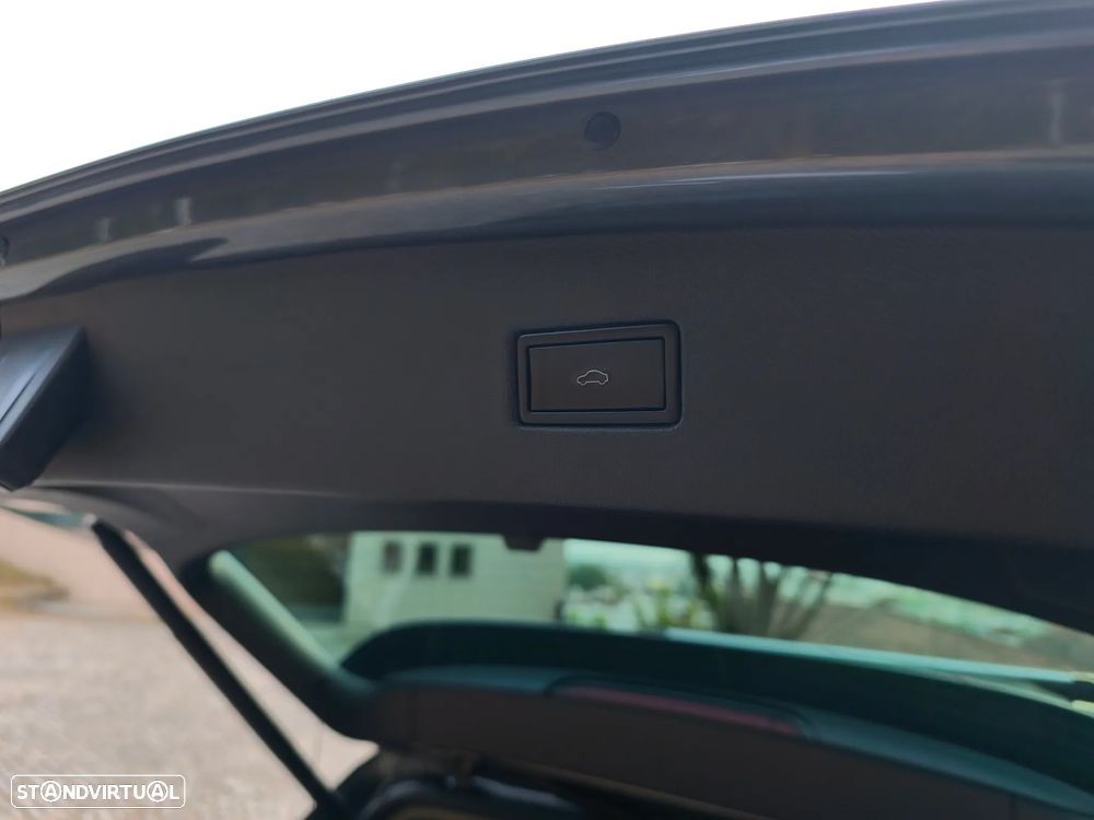 VW Tiguan 2.0 TDI R-Line DSG - 12