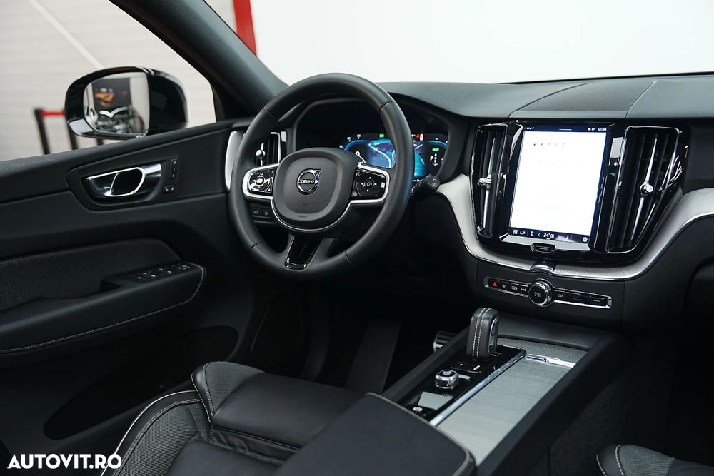 Volvo XC 60 Recharge T6 Twin Engine eAWD R-Design Expression - 20