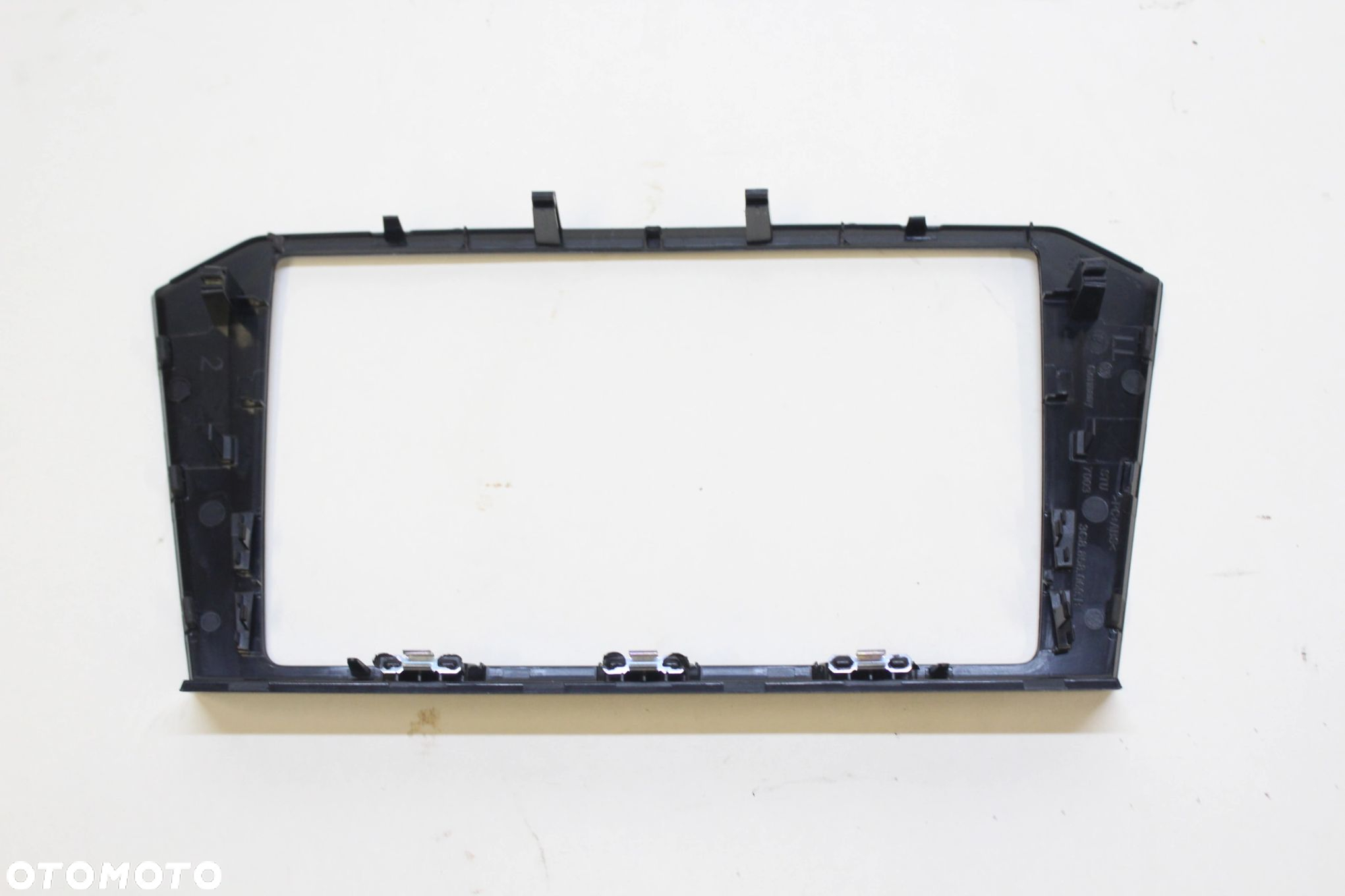 VW Passat B8 lift ramka radia 3G8858069B - 3