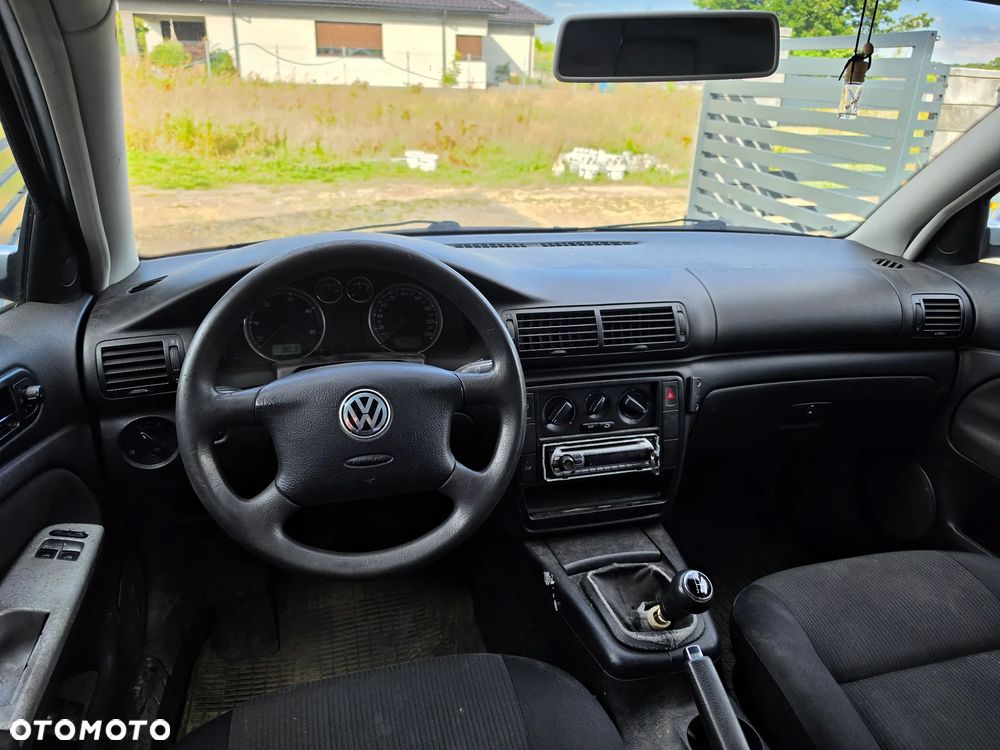 Volkswagen Passat 1.9 TDI Basis - 4