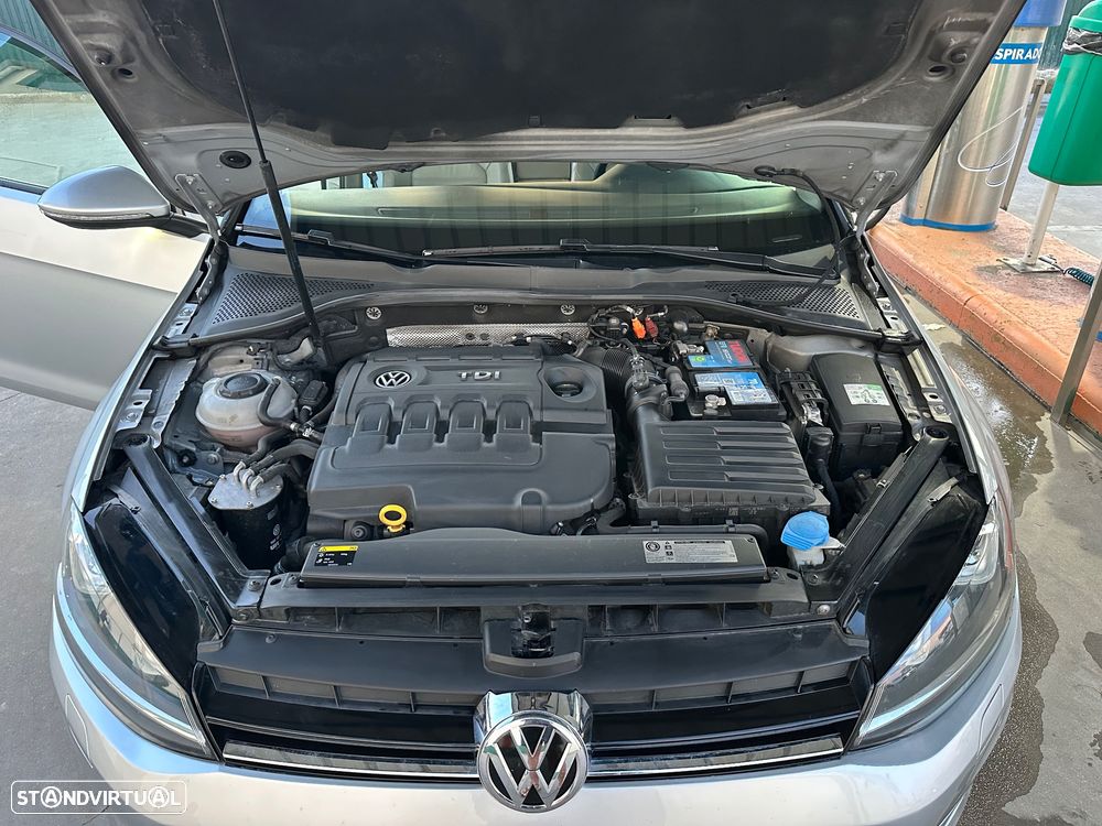 VW Golf 1.6 TDi Highline DSG - 43