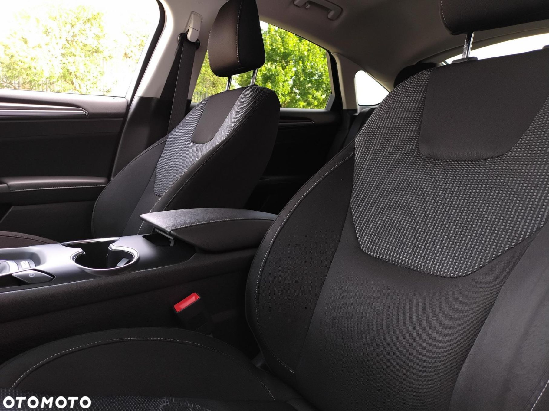 Ford Mondeo 2.0 EcoBlue Titanium - 25