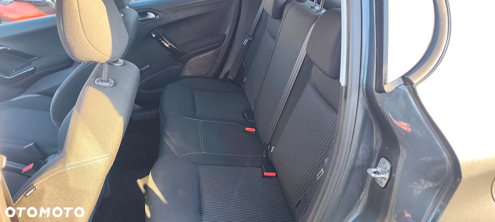 Peugeot 208 1.2 PureTech Allure - 22