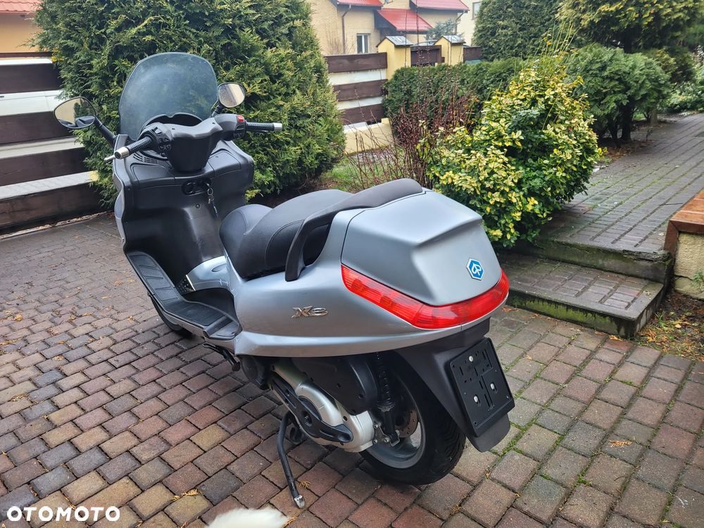 Piaggio X8 - 16
