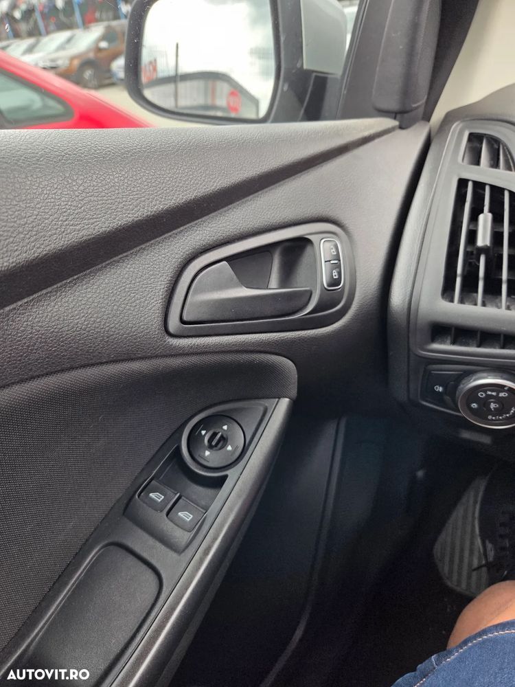 Ford Focus 1.0 EcoBoost Trend - 11