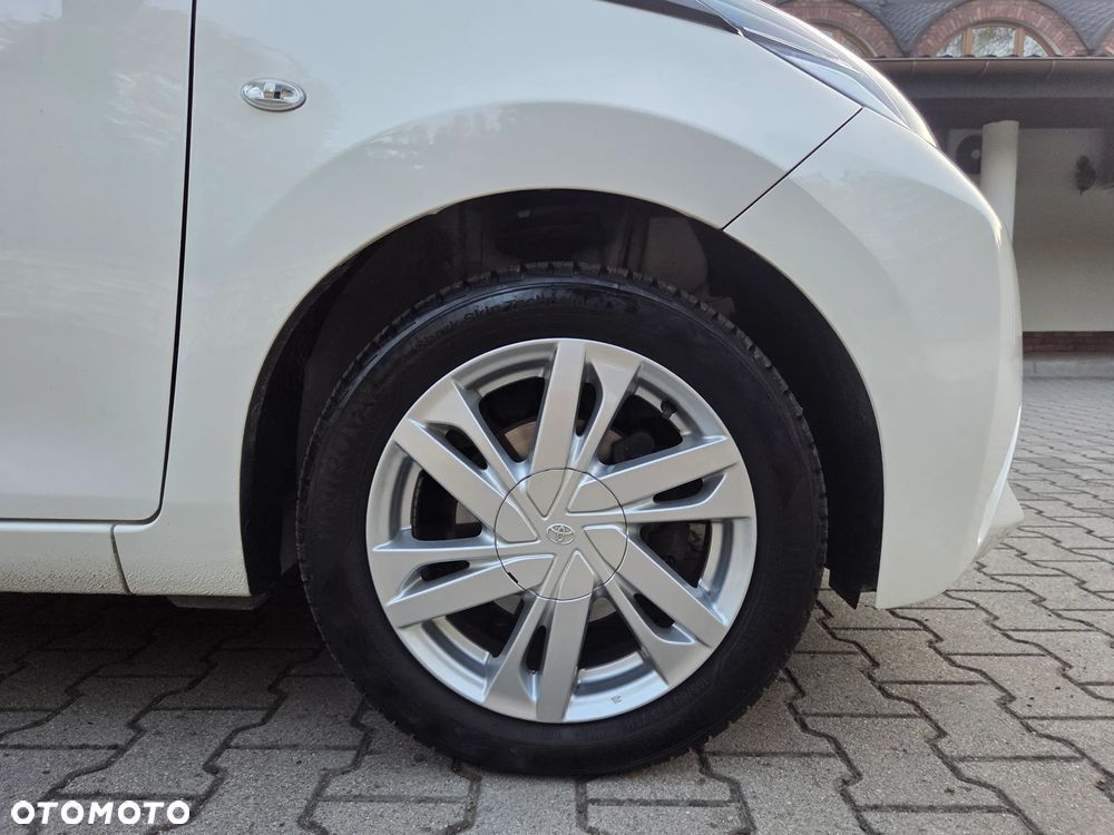 Toyota Aygo x-play touch - 16