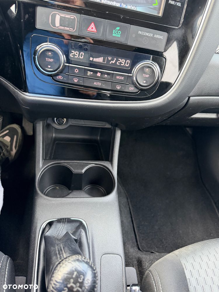 Mitsubishi Outlander 2.0 2WD Diamant Edition - 13