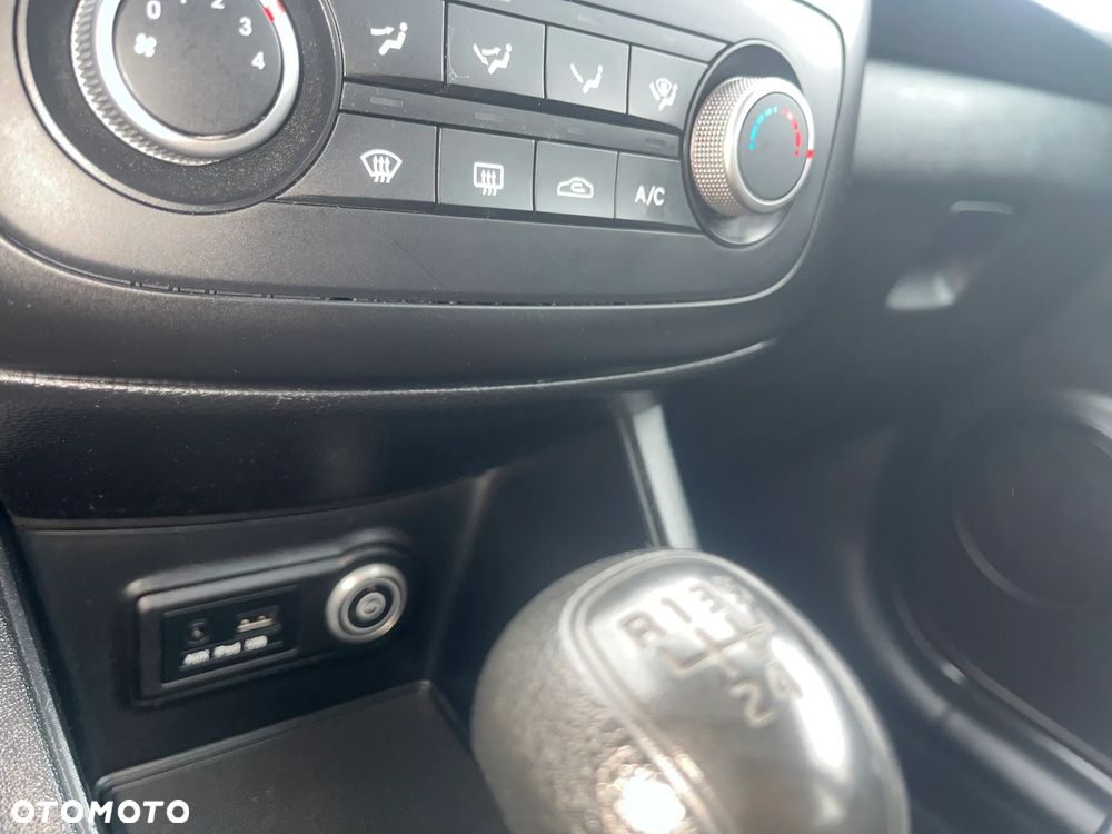 Kia Venga 1.4 Business Line - 12