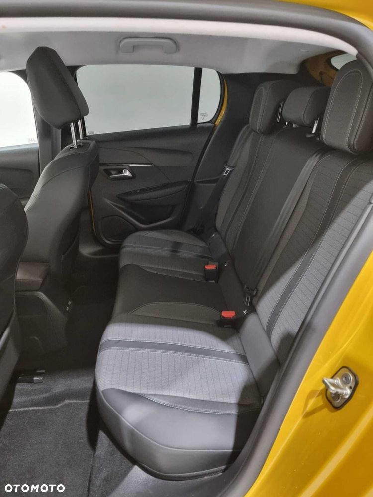 Peugeot 208 - 19
