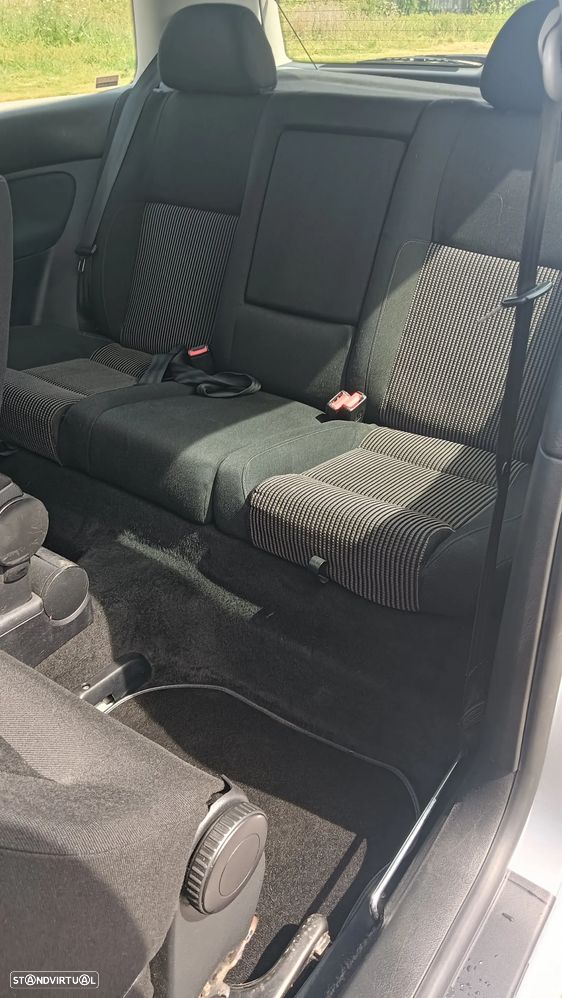 VW Golf 1.9 TDi Highline - 17