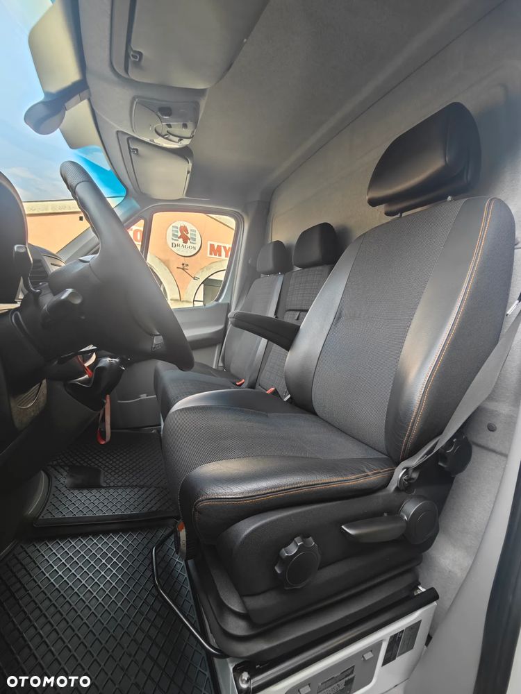 Mercedes-Benz Sprinter 319 - 14