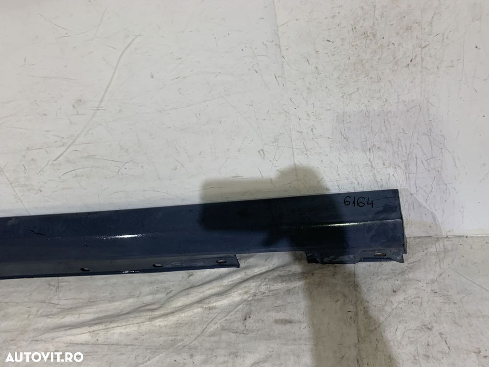 Prag dreapta Mercedes C-Class W204, 2007, 2008, 2009, 2010, 2011, 2012, 2013, cod origine OE A2046900440. - 2