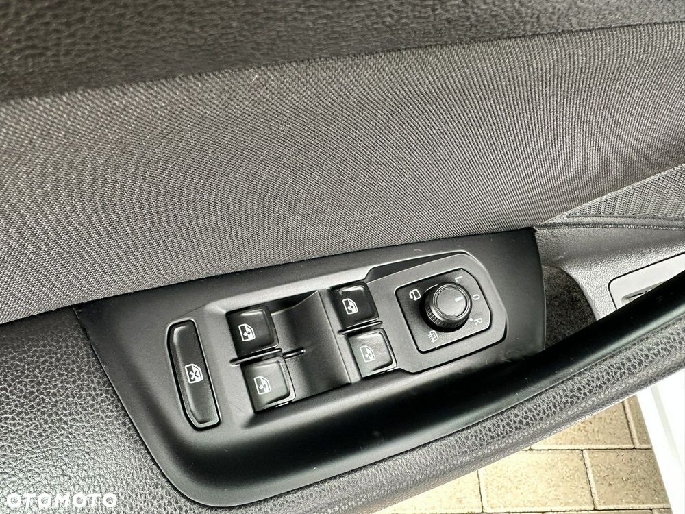 Volkswagen Passat Variant 2.0 TDI SCR Comfortline - 30