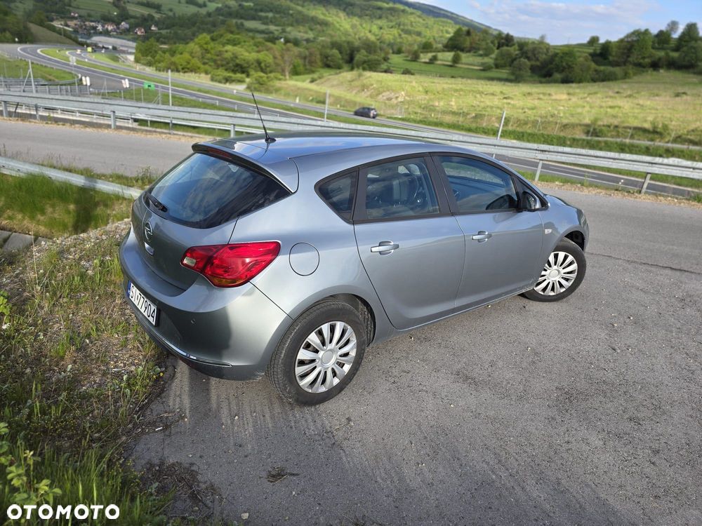 Opel Astra - 4
