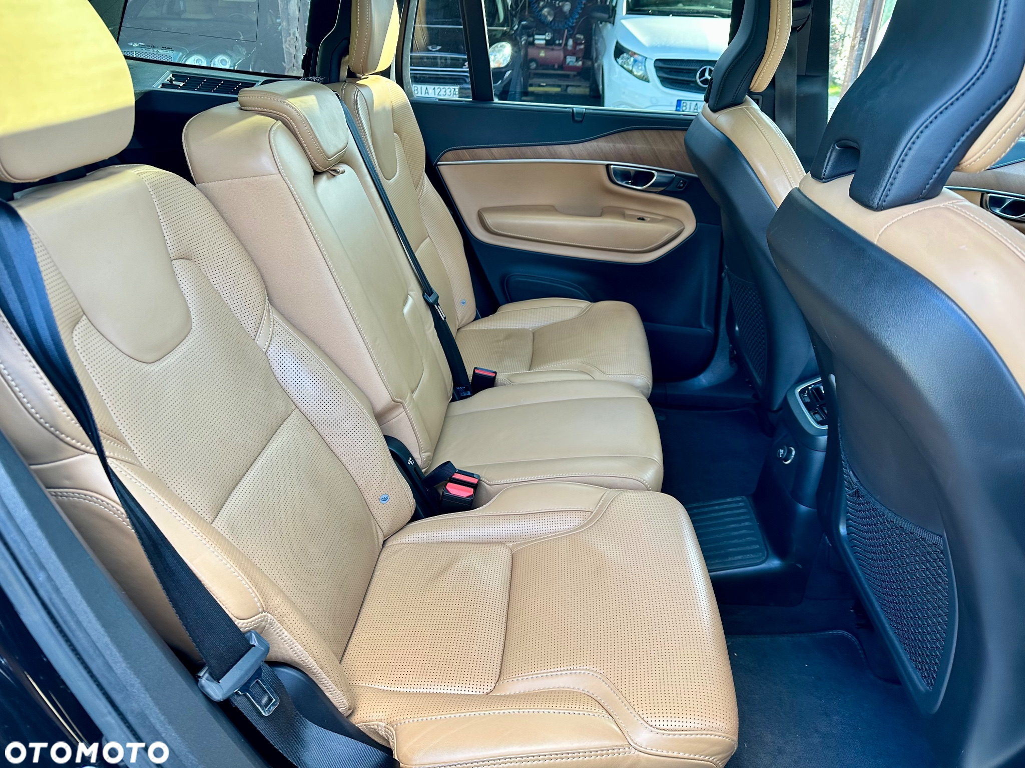 Volvo XC 90 - 9