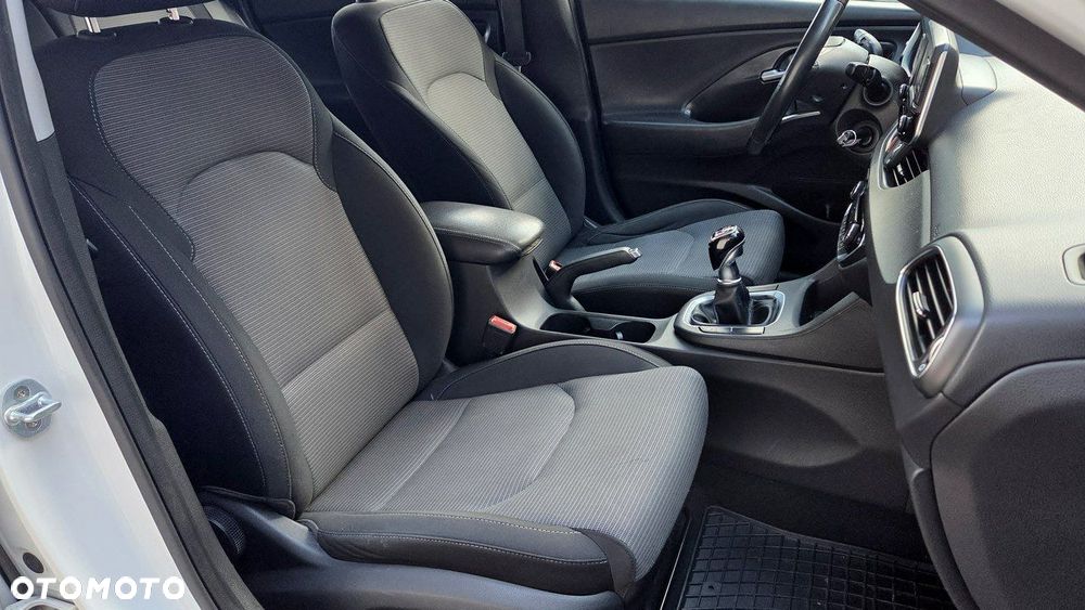 Hyundai i30 1.4 Classic + - 30